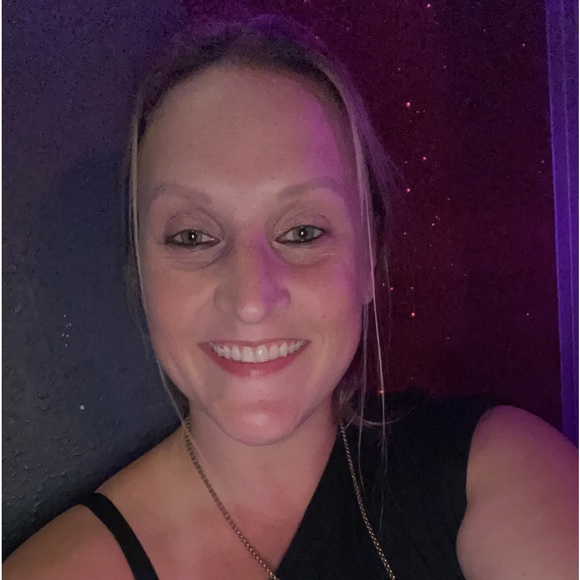 Meet your Posher, Kristin - Picture 1 of 1